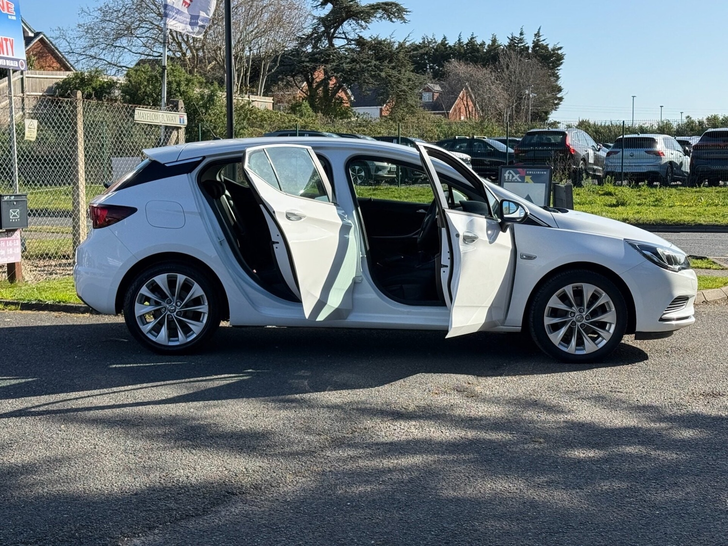Used Vauxhall Astra 2017 for sale - 78054343: Photo 3