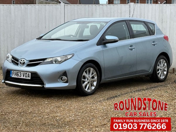 Used Toyota Auris 2014 for sale - 74816958: Photo 2
