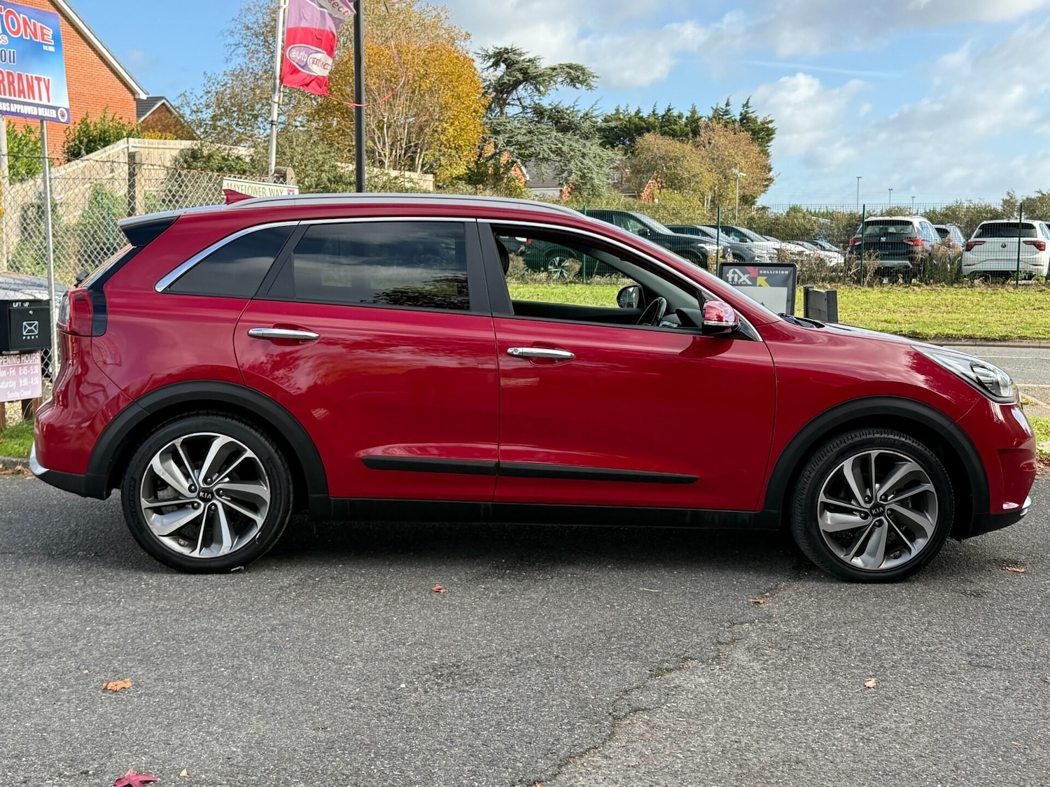 Used Kia Niro 2017 for sale - 76363143: Photo 2