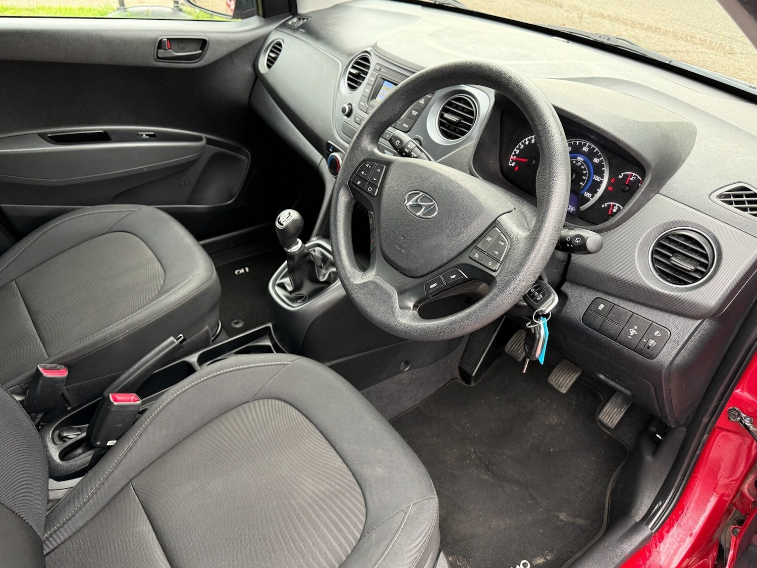 Used Hyundai i10 2017 for sale - 76969869: Photo 12