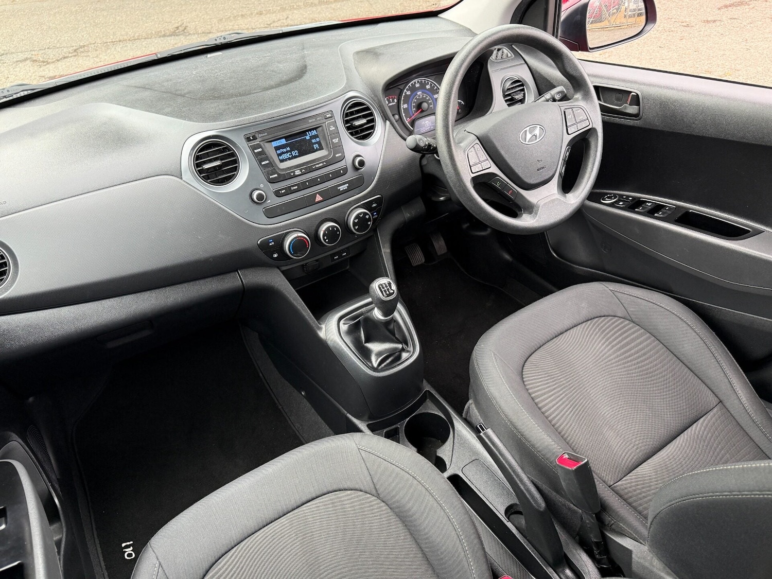 Used Hyundai i10 2017 for sale - 76969869: Photo 20