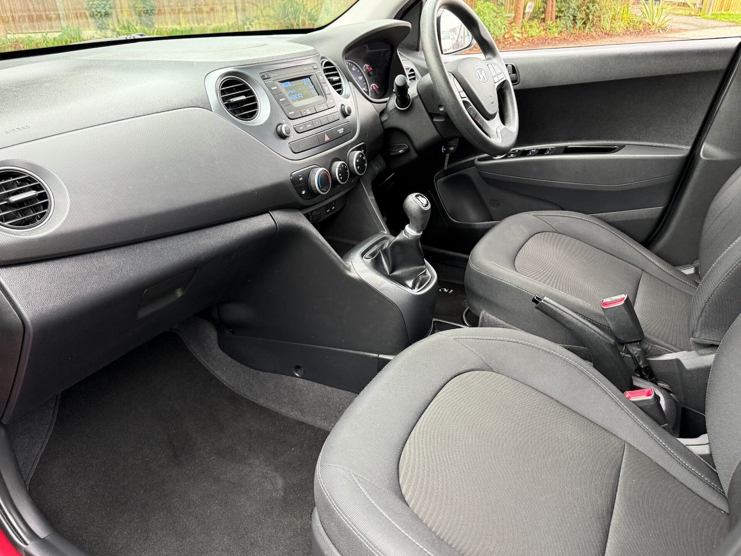 Used Hyundai i10 2017 for sale - 76969869: Photo 27