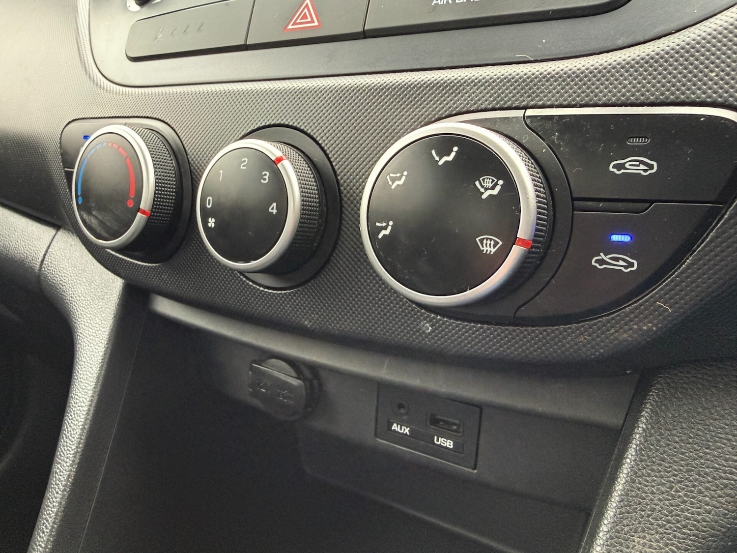 Used Hyundai i10 2017 for sale - 76969869: Photo 31