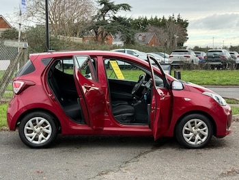 Used Hyundai i10 2017 for sale - 76969869: Photo