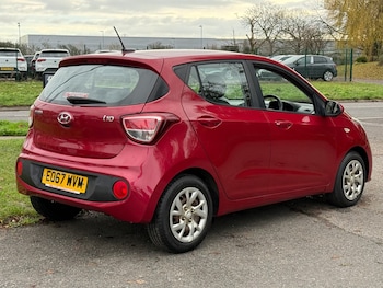 Used Hyundai i10 2017 for sale - 76969869: Photo