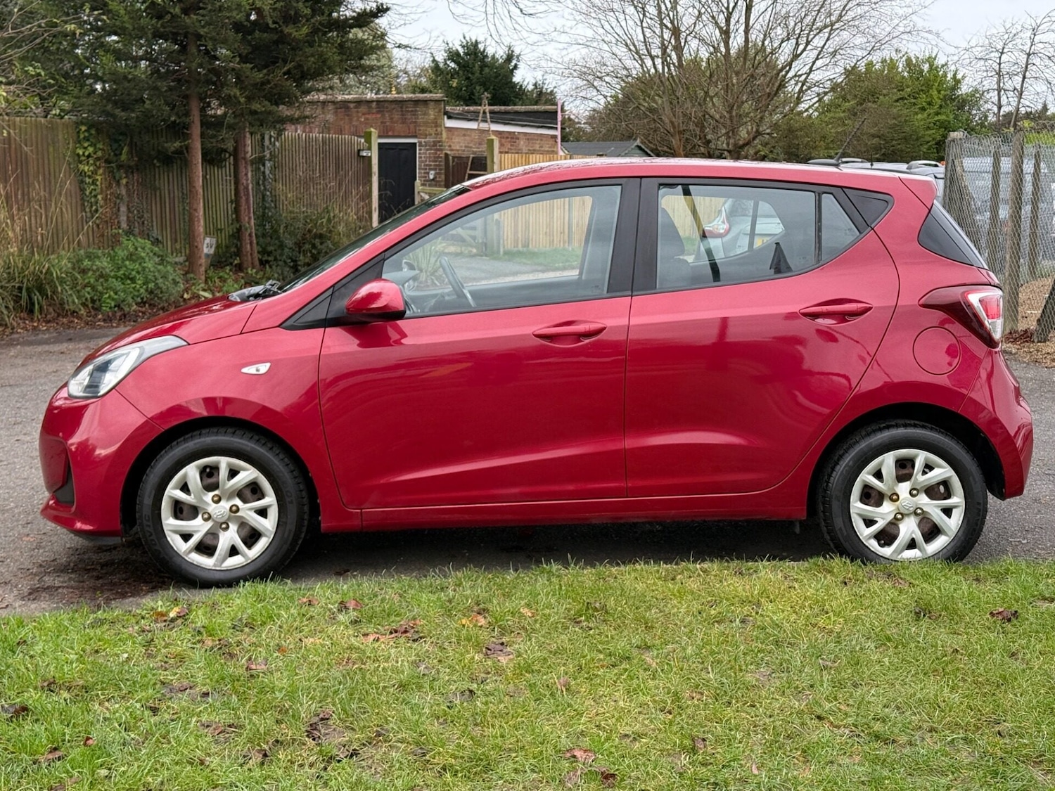 Used Hyundai i10 2017 for sale - 76969869: Photo 7