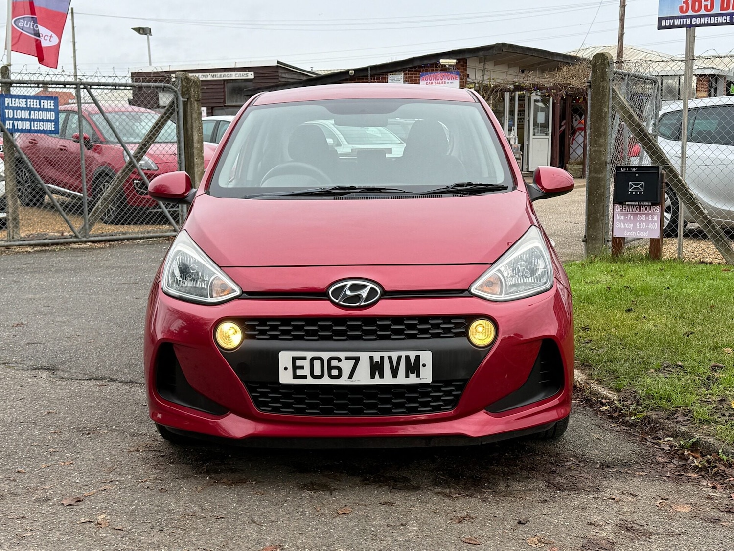 Used Hyundai i10 2017 for sale - 76969869: Photo 9