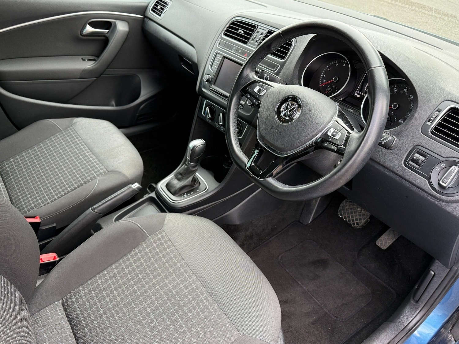 Used Volkswagen Polo 2016 for sale - 78080048: Photo 10