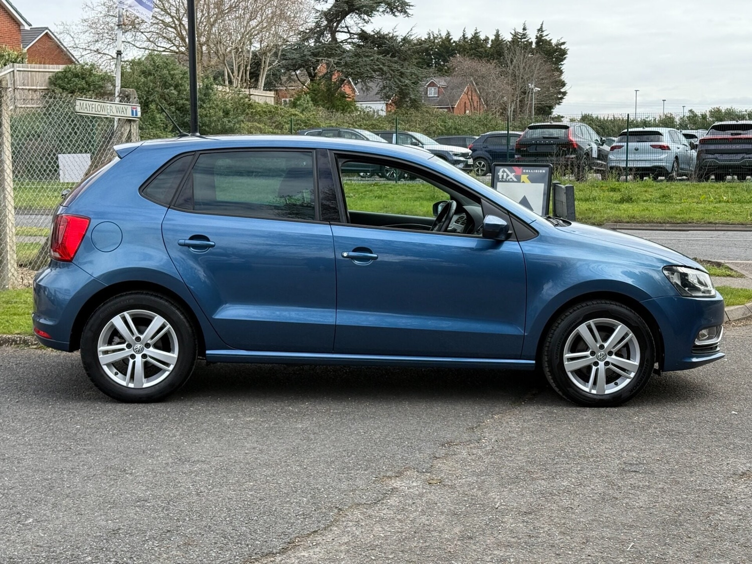 Used Volkswagen Polo 2016 for sale - 78080048: Photo 2