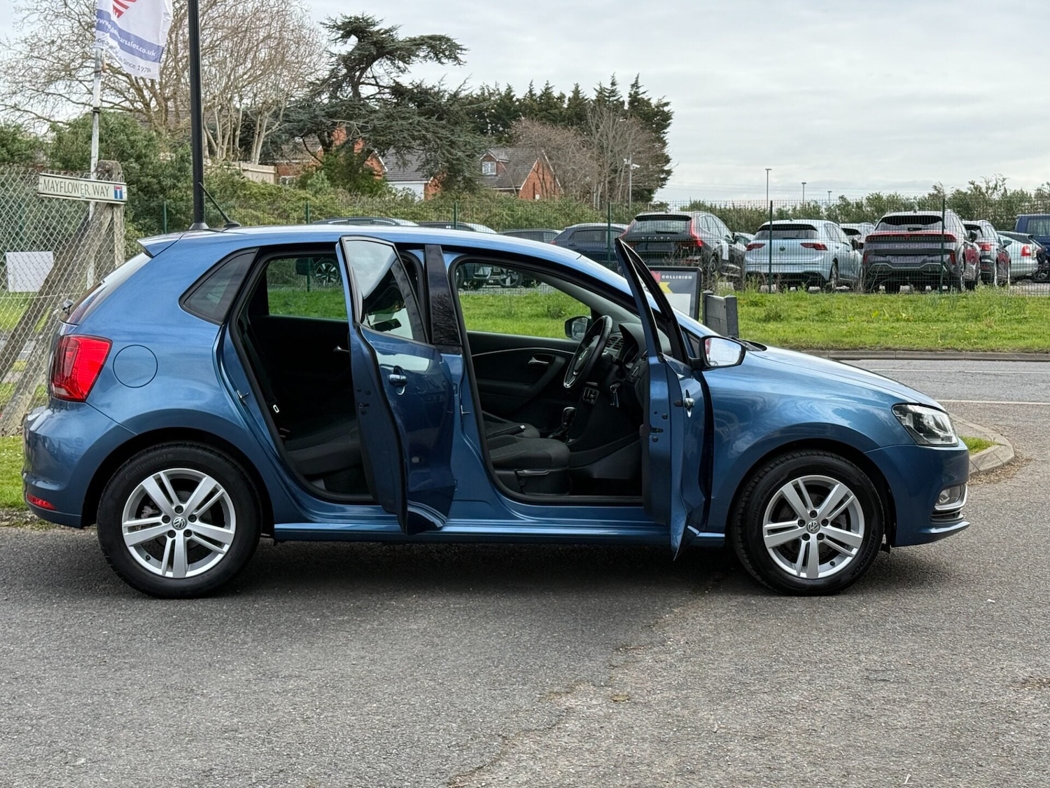 Used Volkswagen Polo 2016 for sale - 78080048: Photo 3