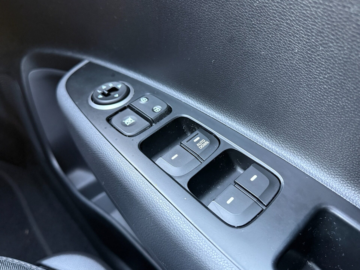 Used Hyundai i10 2018 for sale - 77069880: Photo 29