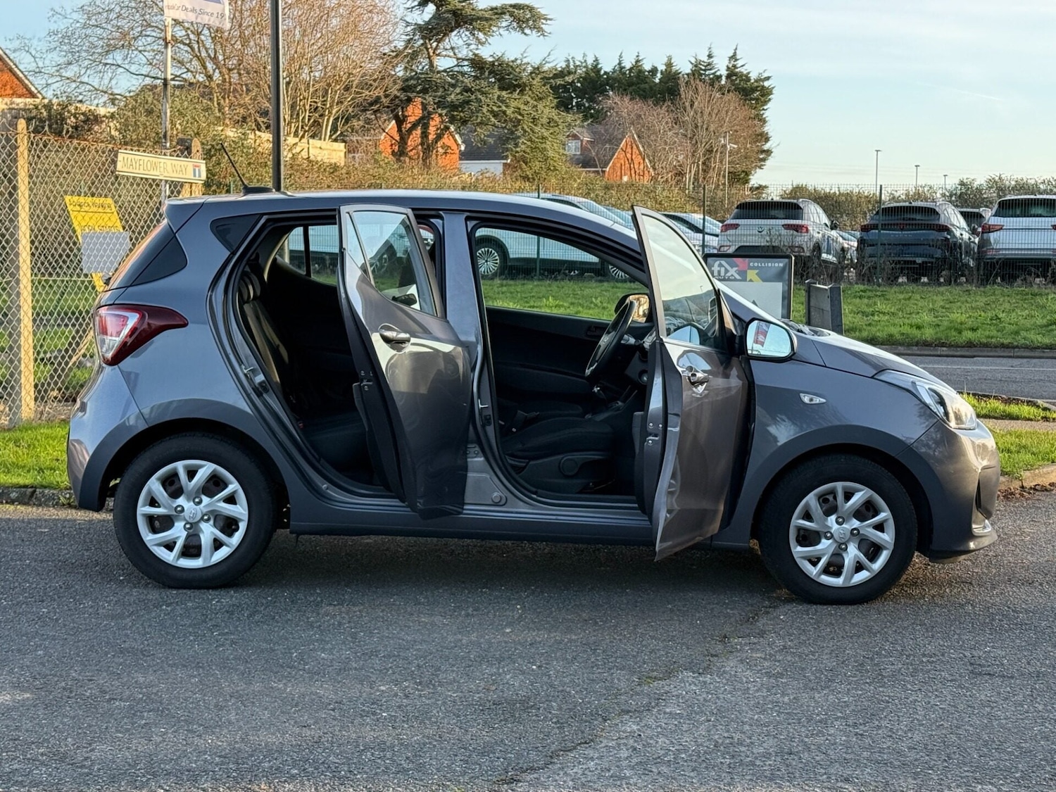 Used Hyundai i10 2018 for sale - 77069880: Photo 3