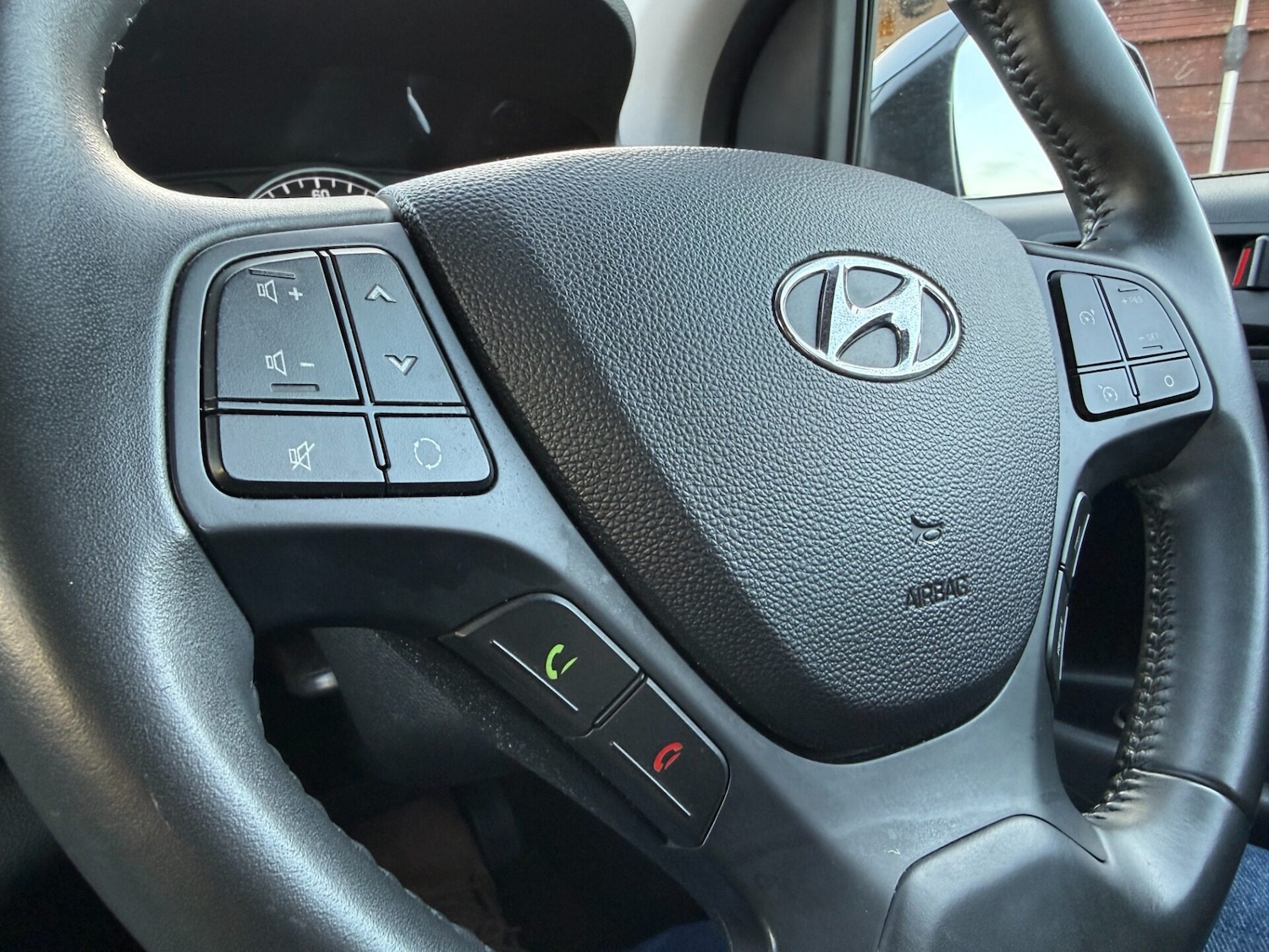 Used Hyundai i10 2018 for sale - 77069880: Photo 31