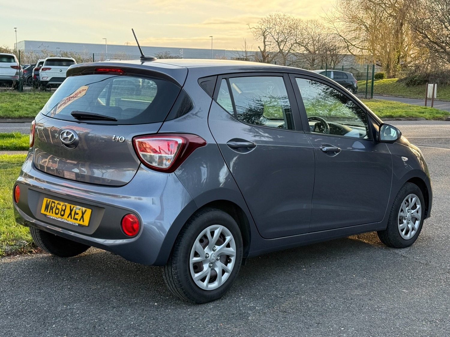 Used Hyundai i10 2018 for sale - 77069880: Photo 4