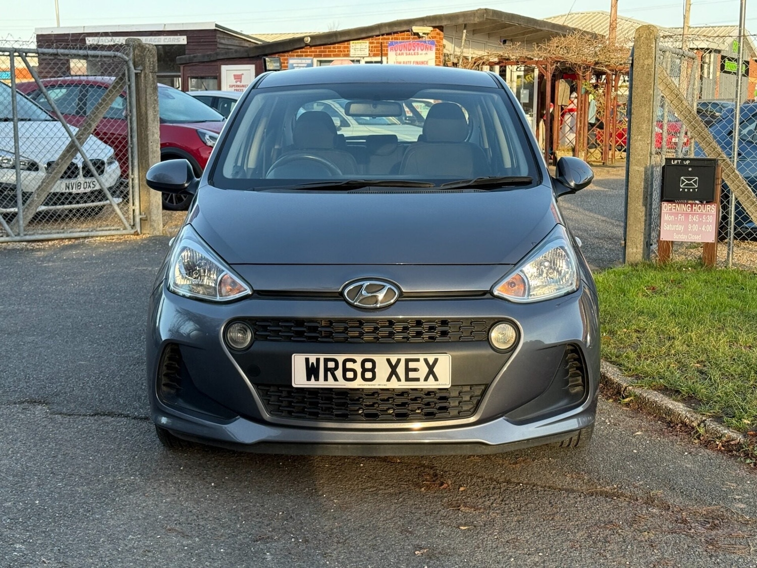 Used Hyundai i10 2018 for sale - 77069880: Photo 9