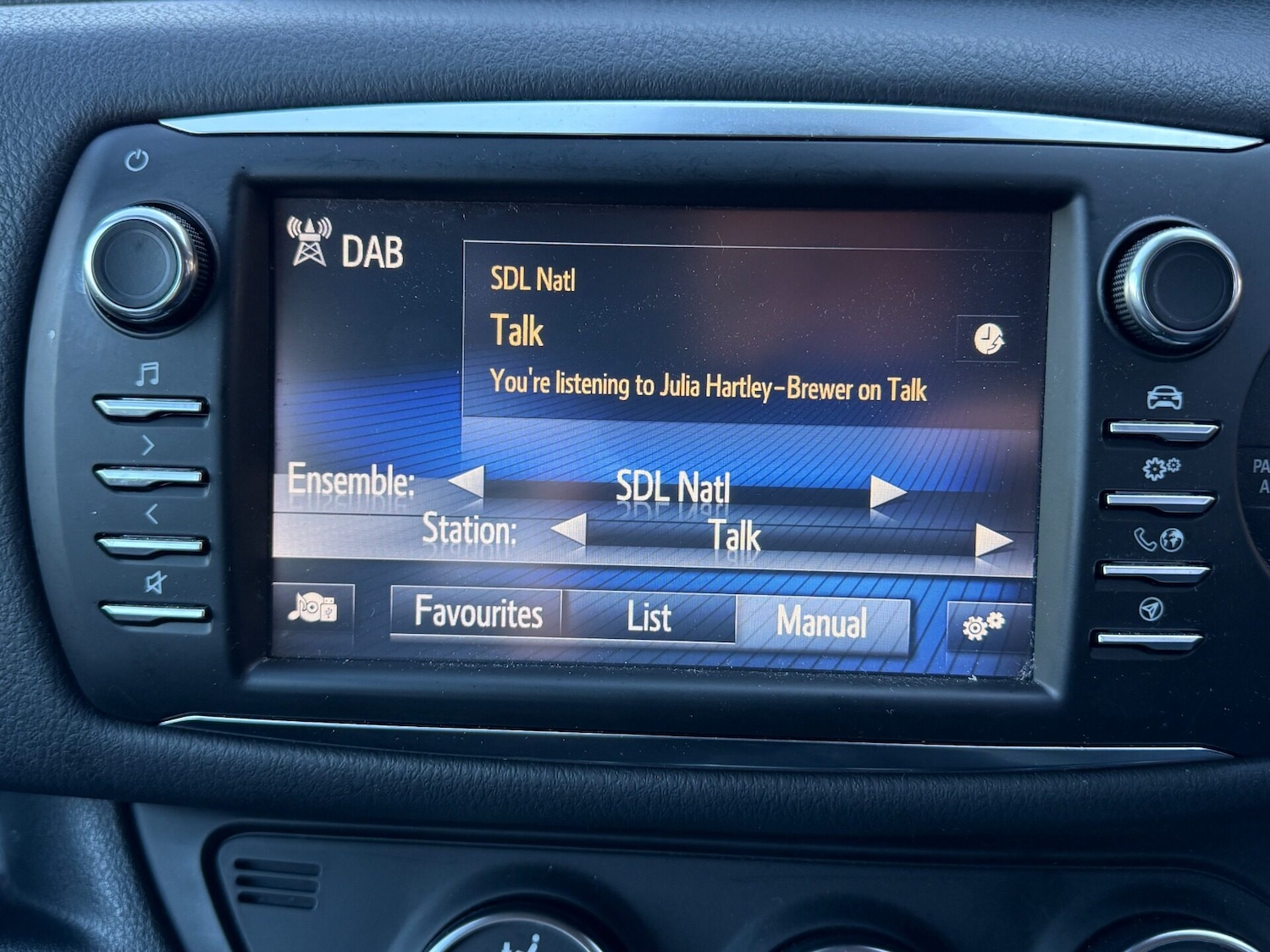 Used Toyota Yaris 2020 for sale - 76692941: Photo 15