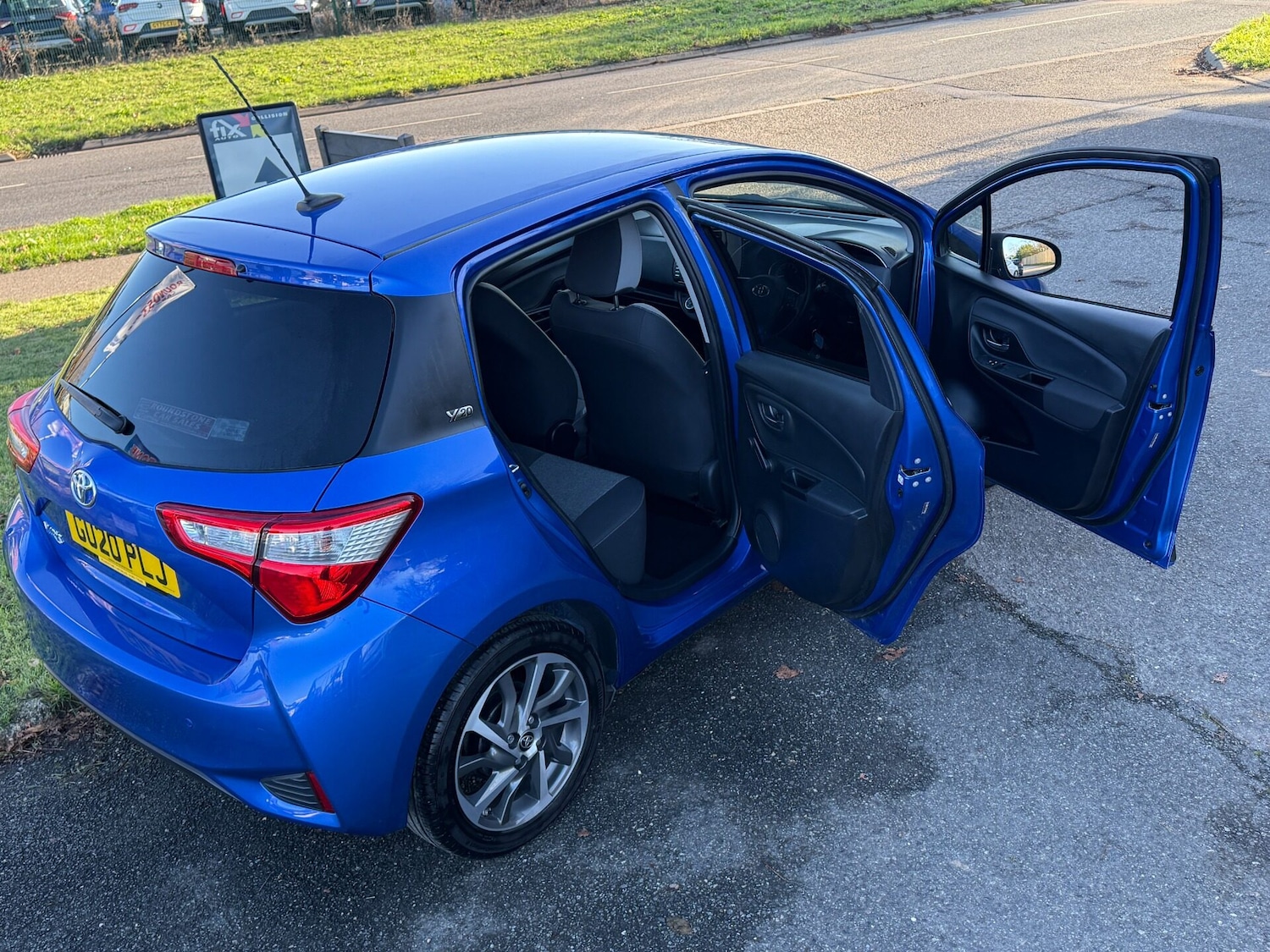 Used Toyota Yaris 2020 for sale - 76692941: Photo 18