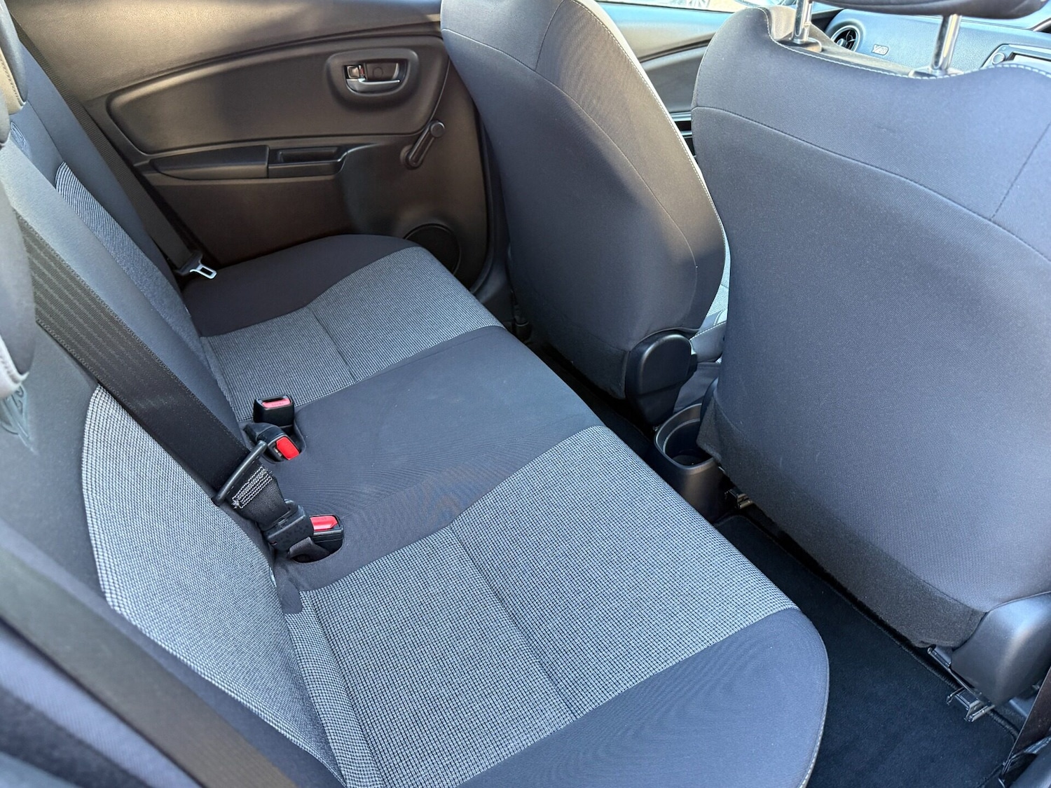 Used Toyota Yaris 2020 for sale - 76692941: Photo 23