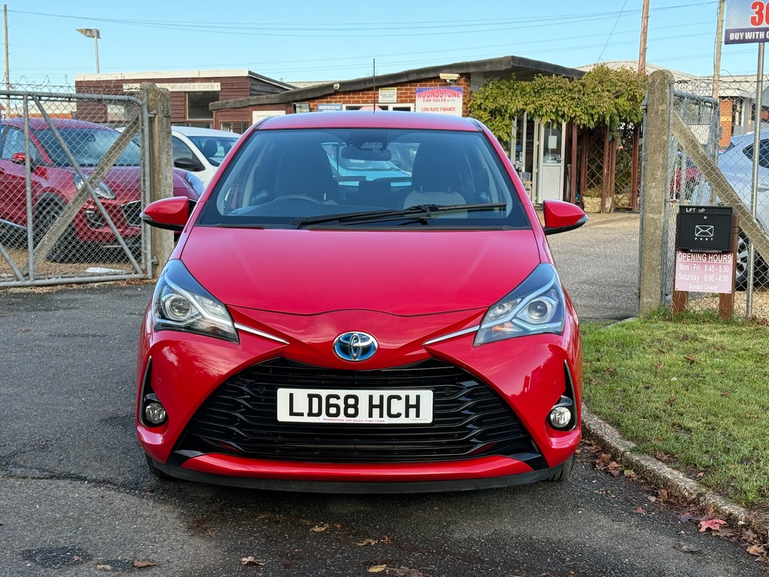 Used Toyota Yaris 2018 for sale - 76692942: Photo 11