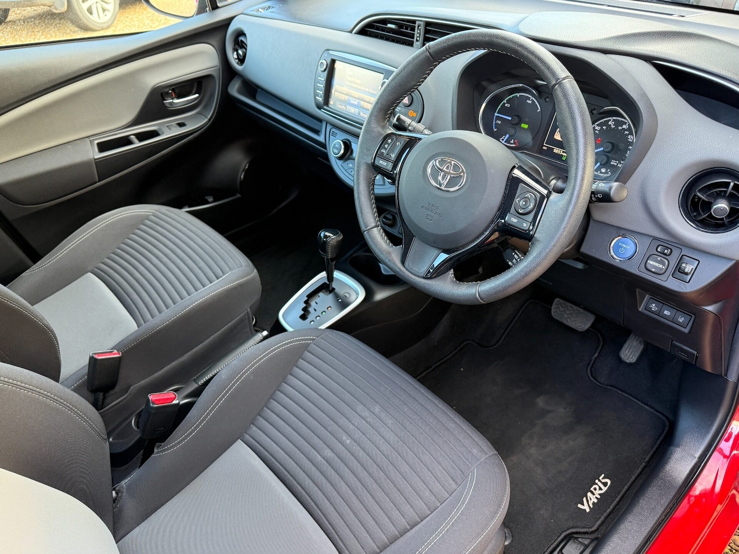 Used Toyota Yaris 2018 for sale - 76692942: Photo 12