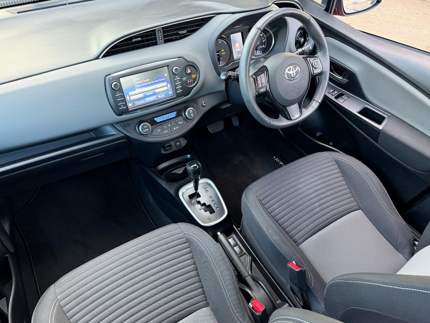 Used Toyota Yaris 2018 for sale - 76692942: Photo 15