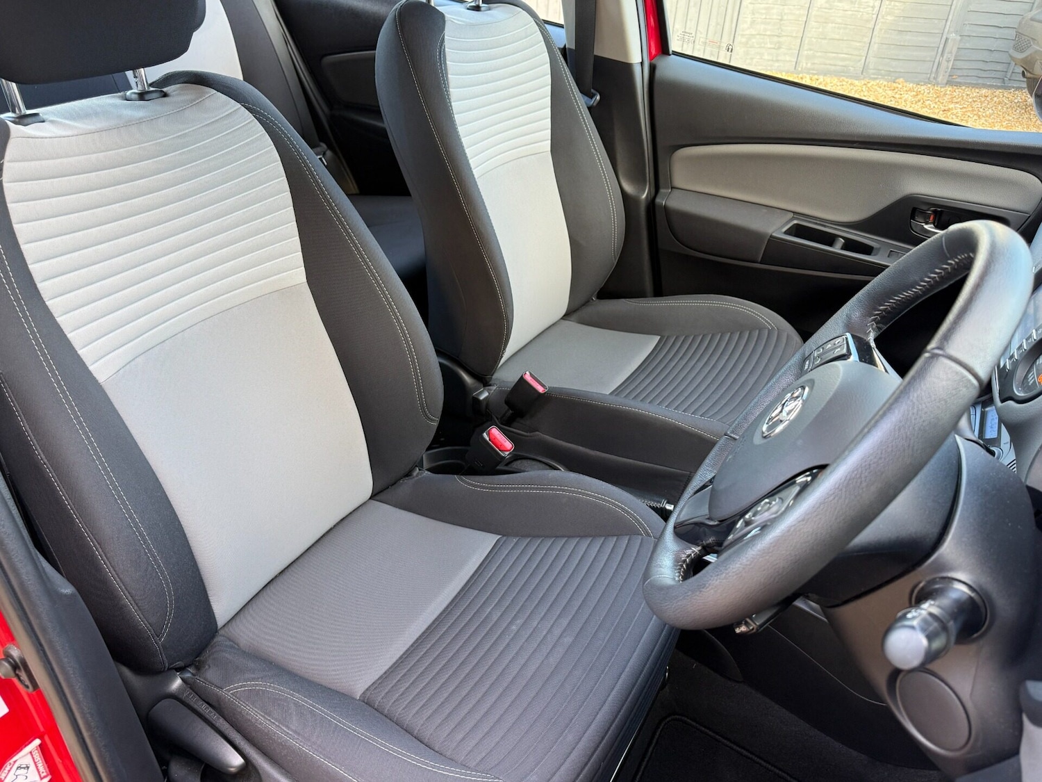 Used Toyota Yaris 2018 for sale - 76692942: Photo 17