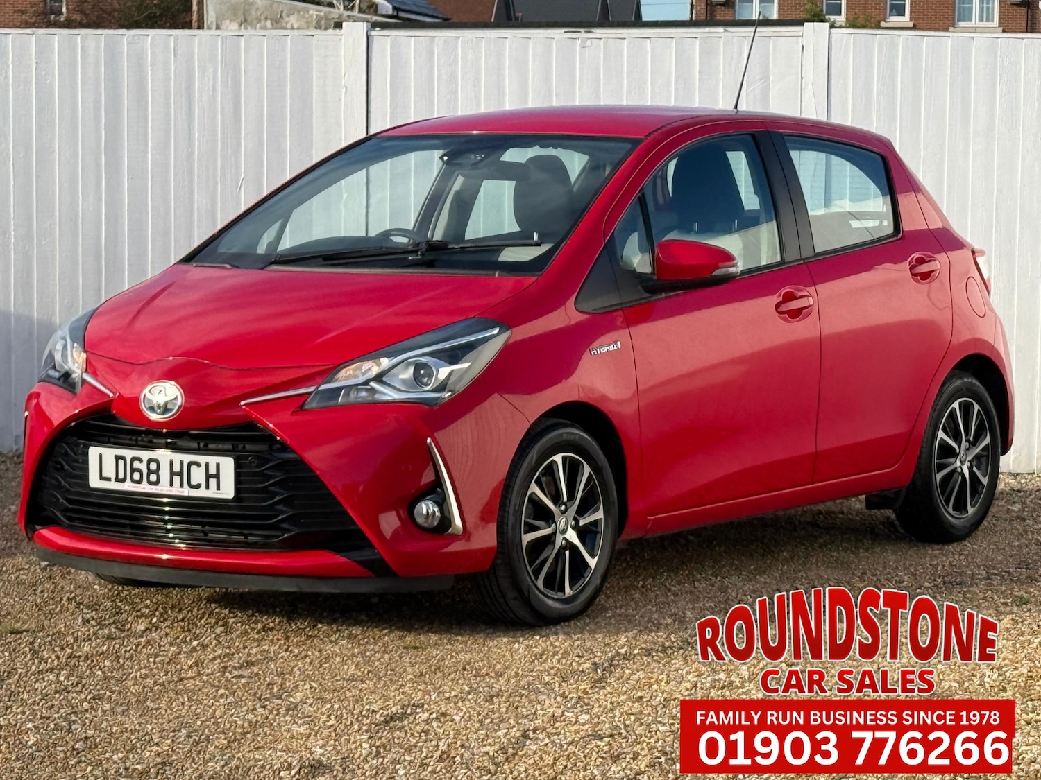 Used Toyota Yaris 2018 for sale - 76692942: Photo 2