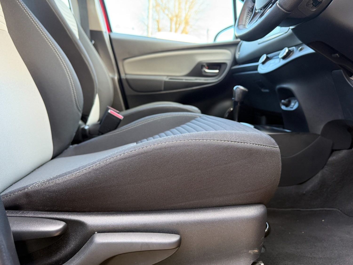 Used Toyota Yaris 2018 for sale - 76692942: Photo 20