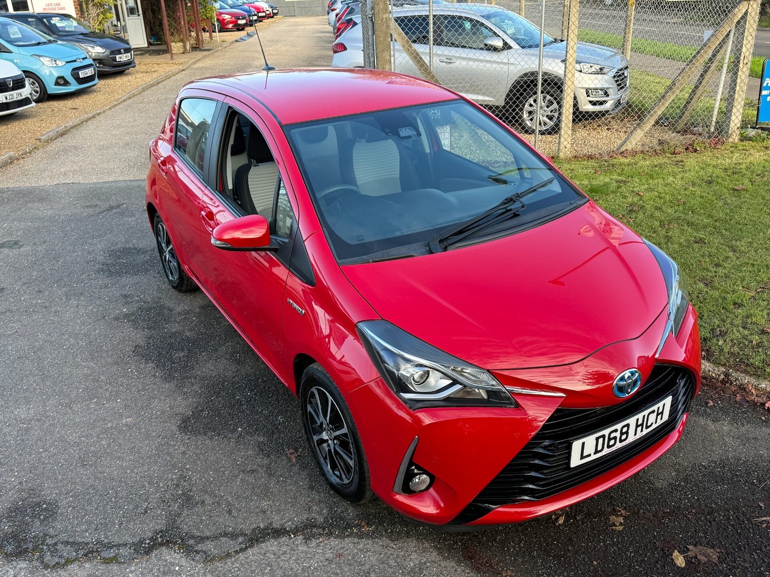 Used Toyota Yaris 2018 for sale - 76692942: Photo 23