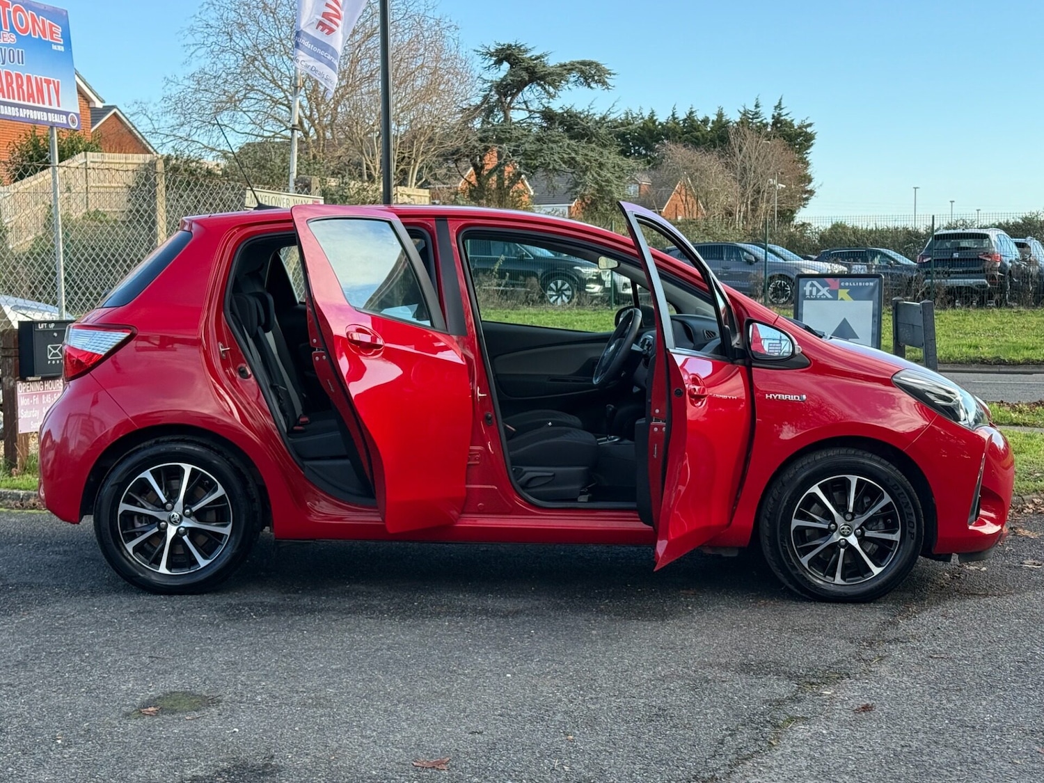 Used Toyota Yaris 2018 for sale - 76692942: Photo 5