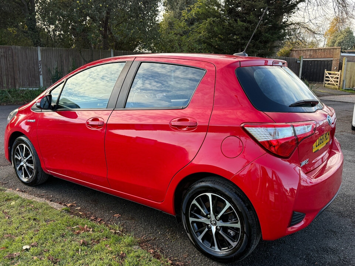 Used Toyota Yaris 2018 for sale - 76692942: Photo 8