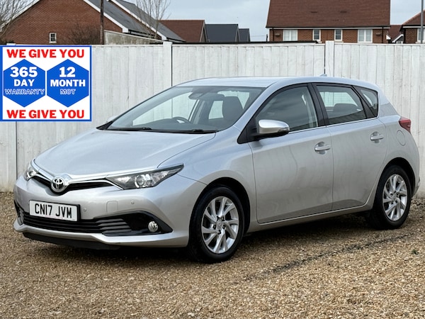 Used Toyota Auris 2017 for sale - 74816784: Photo 1