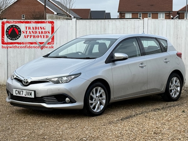 Used Toyota Auris 2017 for sale - 74816784: Photo 3