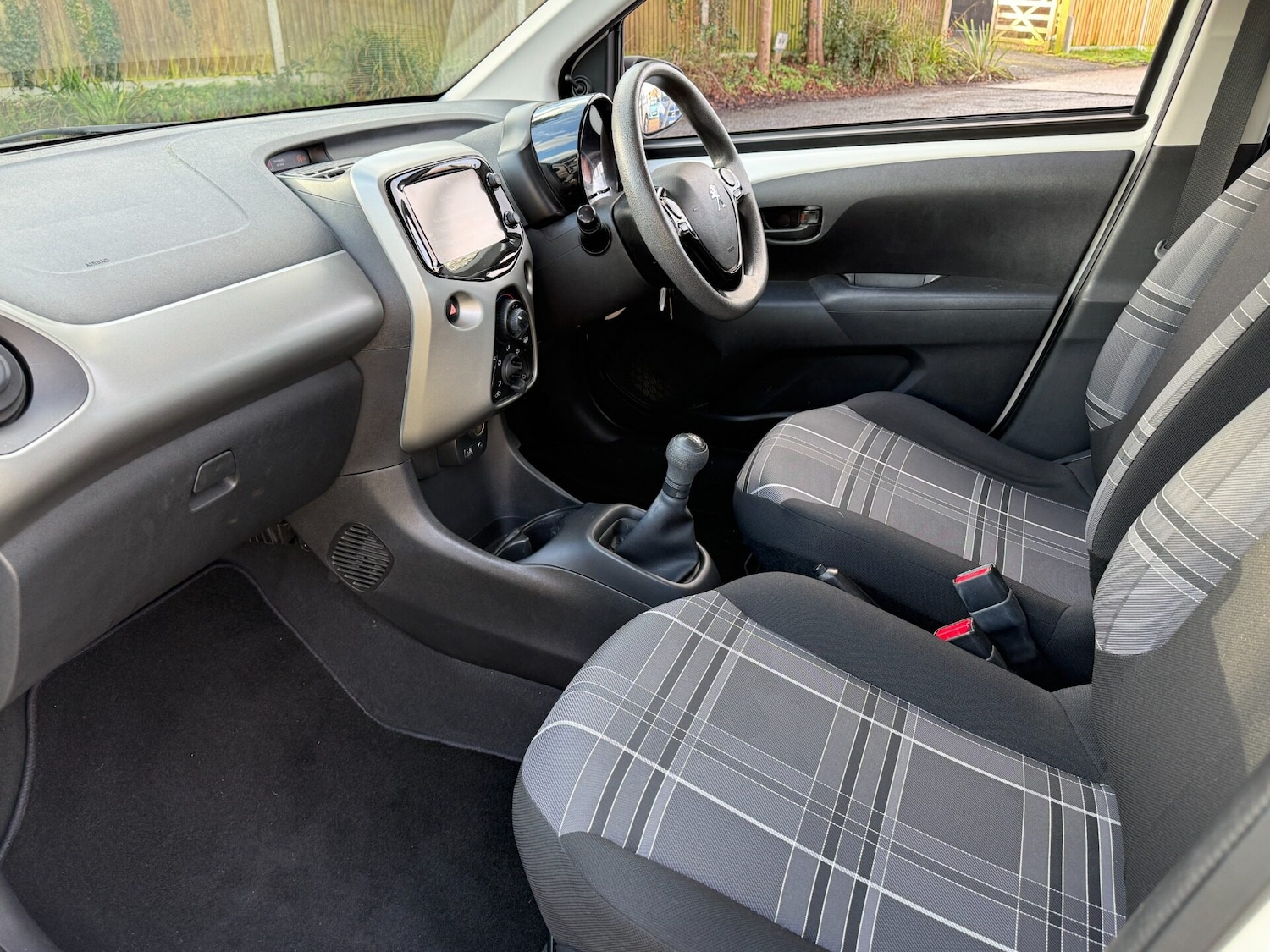 Used Peugeot 108 2017 for sale - 77260968: Photo 23