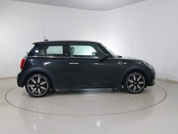 Used MINI Hatch 2023 for sale - 76982287: Photo