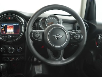 Used MINI Hatch 2019 for sale - 79311700: Photo