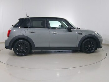 Used MINI Hatch 2022 for sale - 77732700: Photo