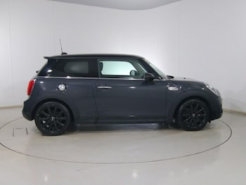 Used MINI Hatch 2019 for sale - 77834043: Photo