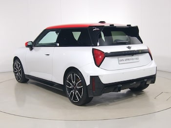 Used MINI Cooper 2024 for sale - 79017242: Photo