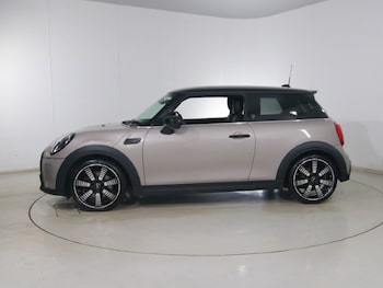 Used MINI Hatch 2022 for sale - 77918132: Photo