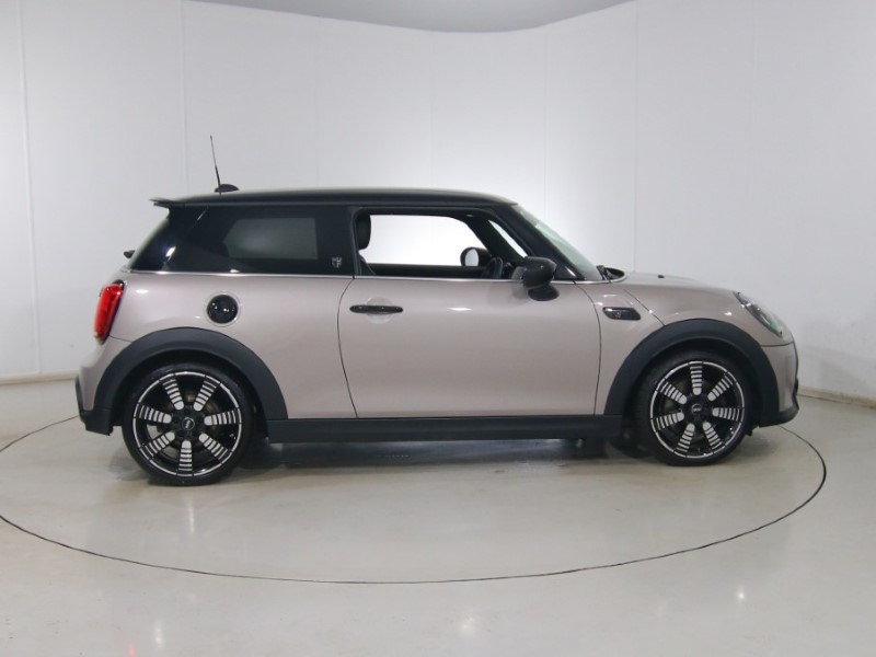 Used MINI Hatch 2022 for sale - 77918132: Photo 8