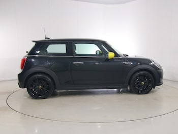 Used MINI Hatch 2023 for sale - 79057321: Photo