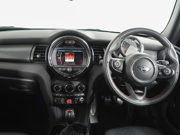 Used MINI Hatch 2019 for sale - 78226320: Photo