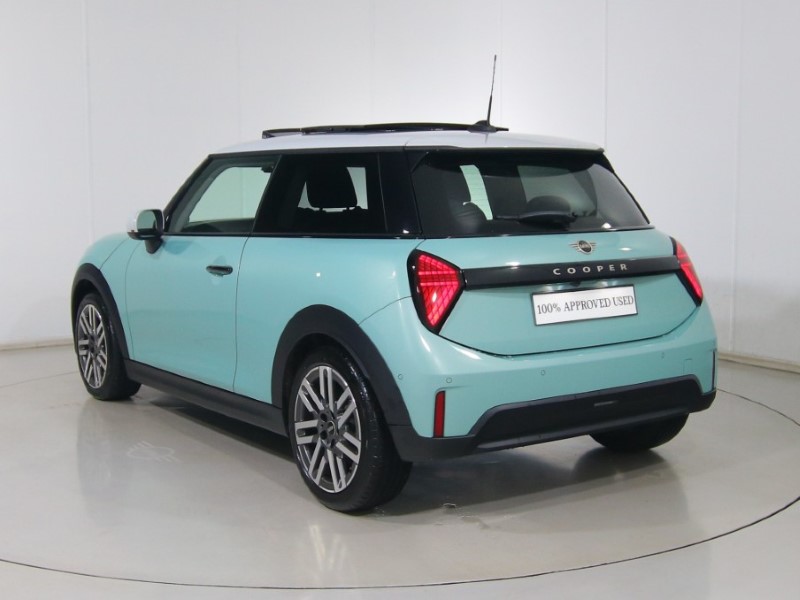 Used MINI Cooper 2024 for sale - 76981500: Photo 2