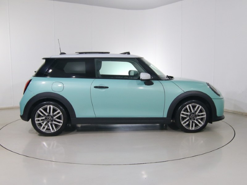 Used MINI Cooper 2024 for sale - 76981500: Photo 3