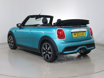 Used MINI Convertible 2023 for sale - 76980953: Photo