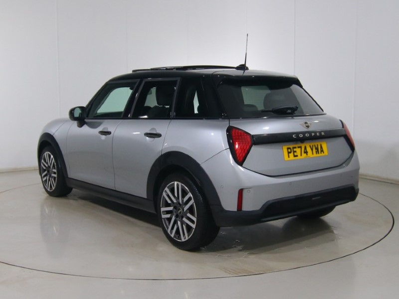 Used MINI Cooper 2024 for sale - 77406452: Photo 2