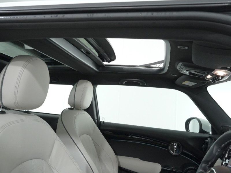 Used MINI Hatch 2023 for sale - 76981410: Photo 51