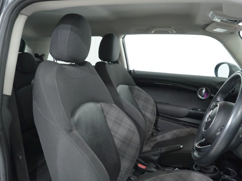 Used MINI Hatch 2018 for sale - 76982355: Photo 11