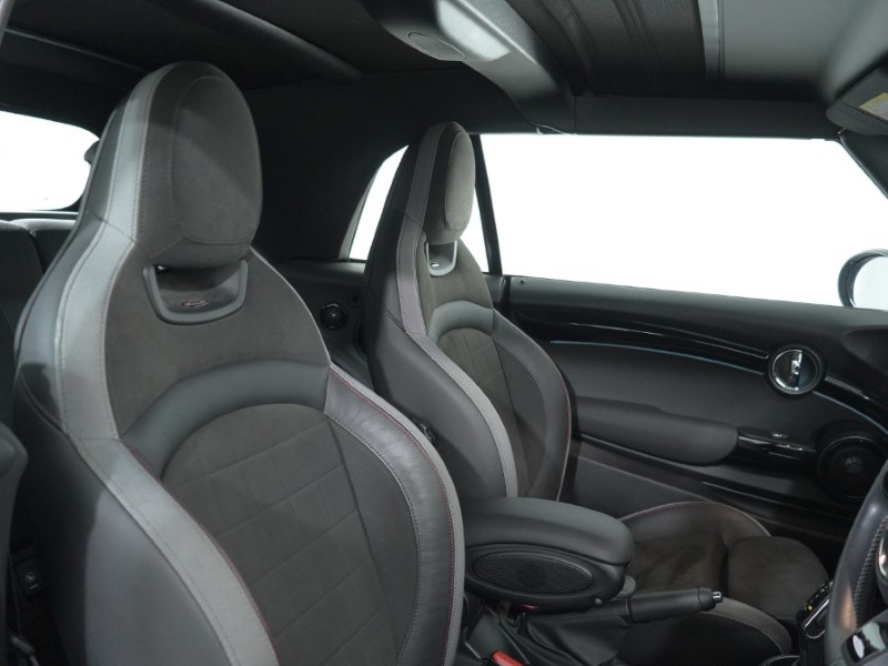 Used MINI Convertible 2023 for sale - 76982215: Photo 11